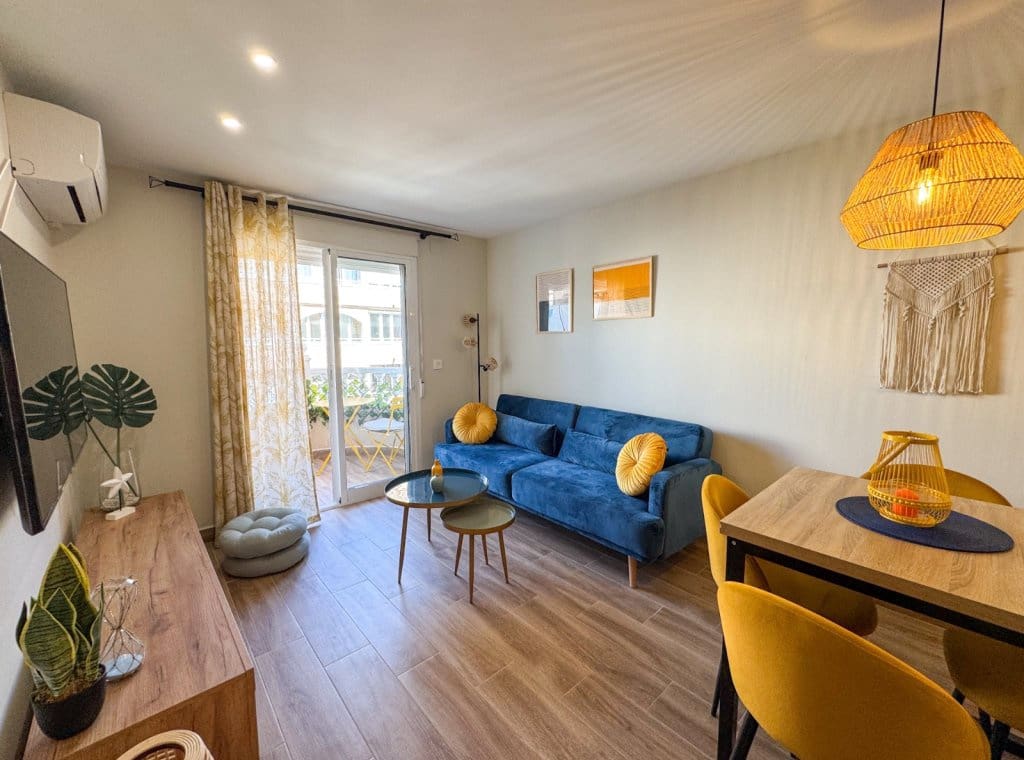 2 soverom Leilighet til leie i Torrevieja - € 875 (Ref: 9200199)