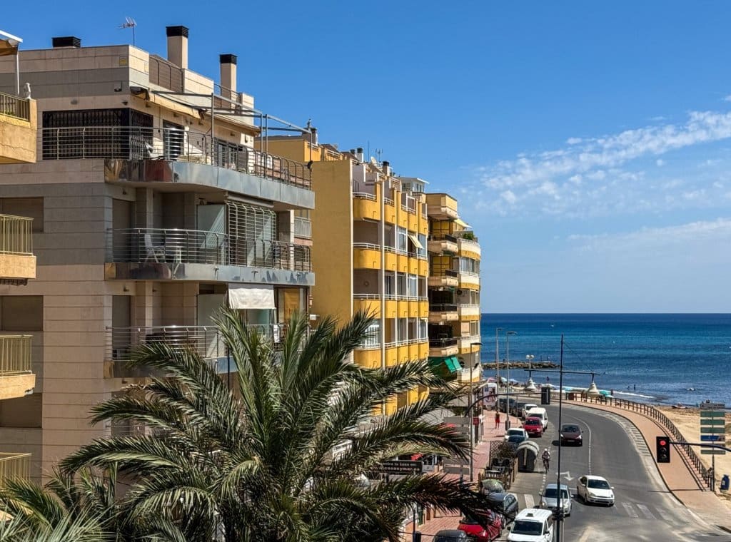 2 soverom Leilighet til leie i Torrevieja - € 875 (Ref: 9200199)