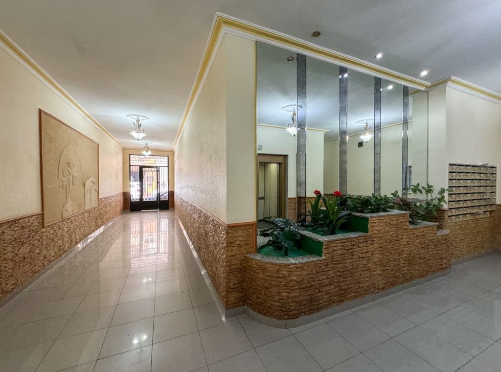 2 soverom Leilighet til leie i Torrevieja - € 875 (Ref: 9200199)