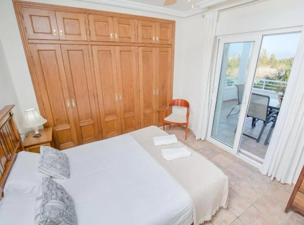 5 bedroom Villa for rent in Torrevieja with pool garage - € 2,600 (Ref: 9202073)