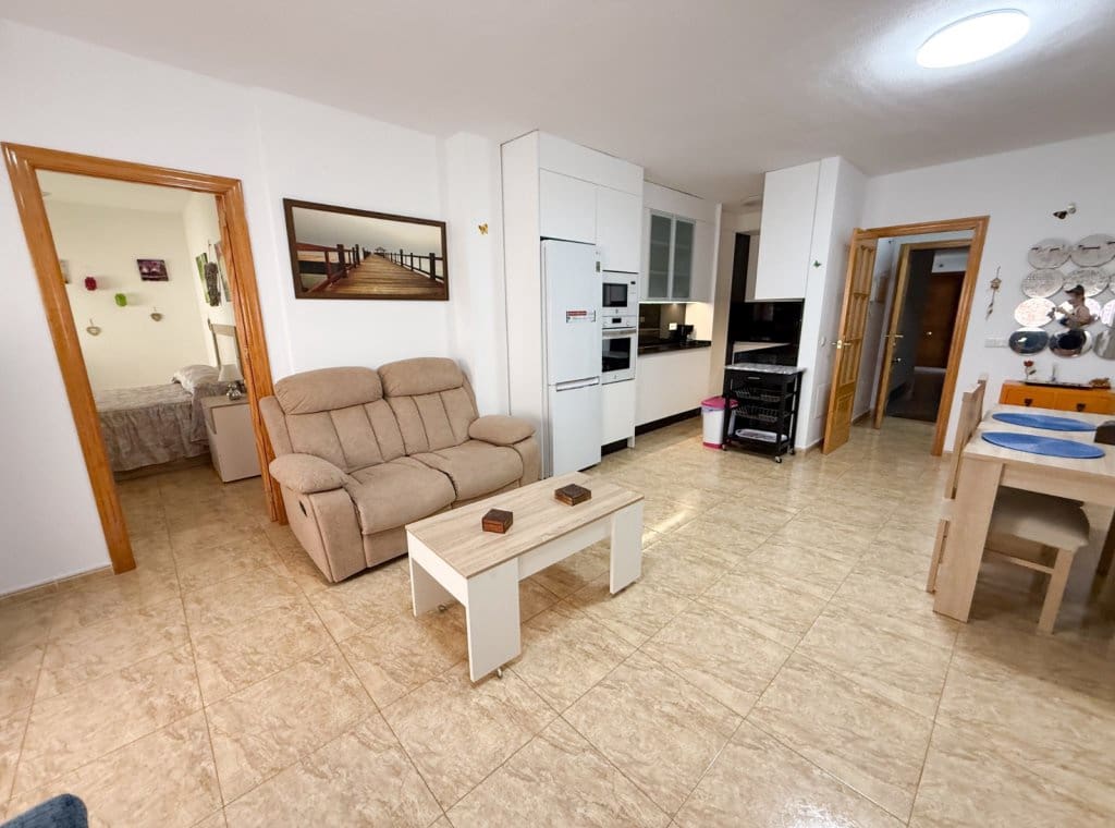 2 makuuhuone Ranta-asunto vuokrattavana paikassa Los Narejos mukana 
autotalli - 600 € (Ref: 9204120)