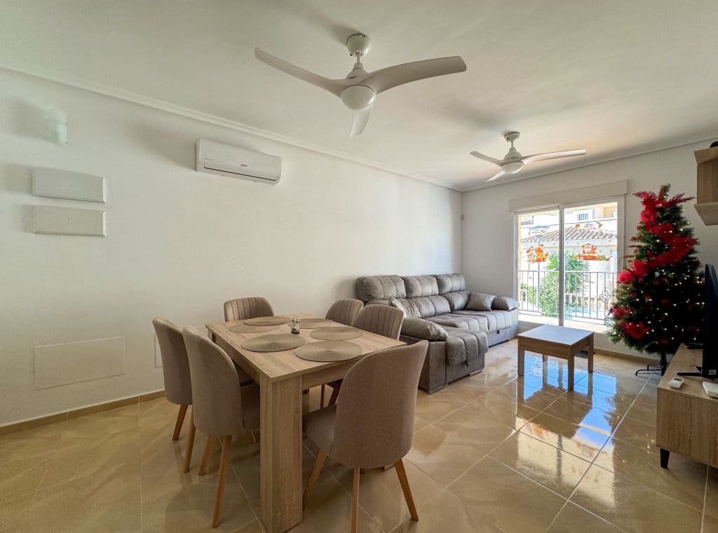 3 soveværelse Lejlighed til leje i San Miguel de Salinas med swimmingpool - € 1.300 (Ref: 9206134)