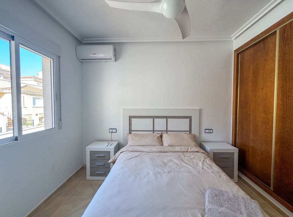 3 soveværelse Lejlighed til leje i San Miguel de Salinas med swimmingpool - € 1.300 (Ref: 9206134)
