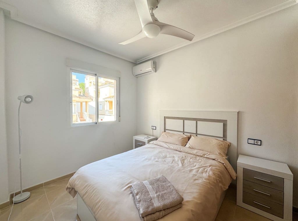 3 soveværelse Lejlighed til leje i San Miguel de Salinas med swimmingpool - € 1.300 (Ref: 9206134)
