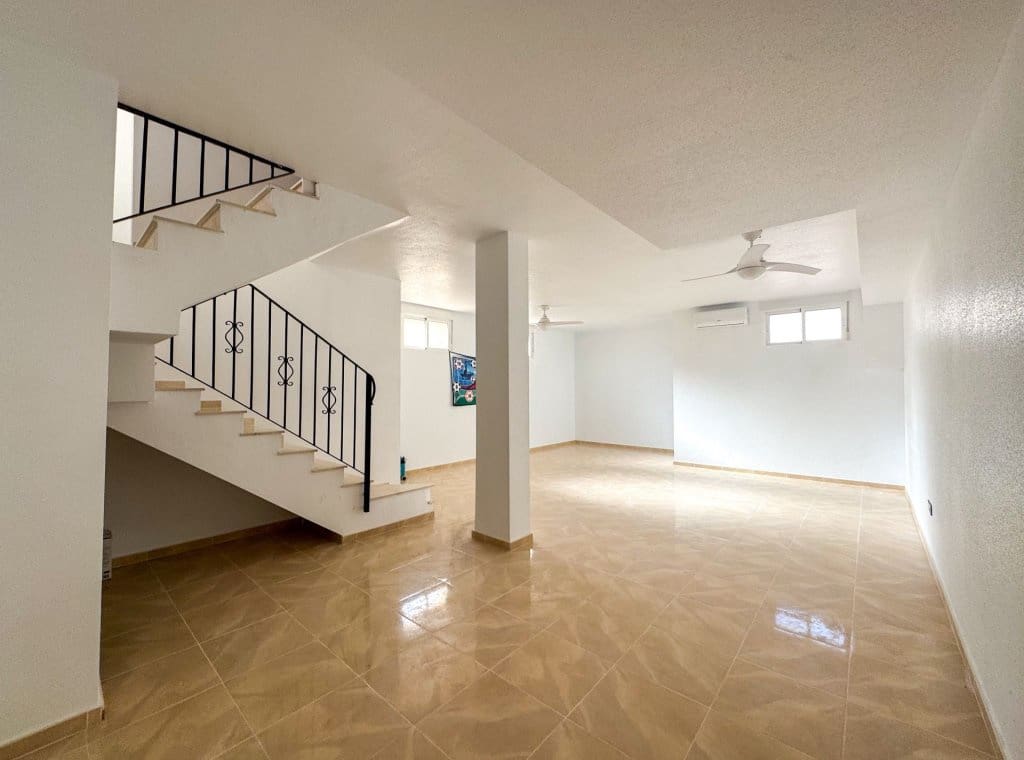 3 soveværelse Lejlighed til leje i San Miguel de Salinas med swimmingpool - € 1.300 (Ref: 9206134)