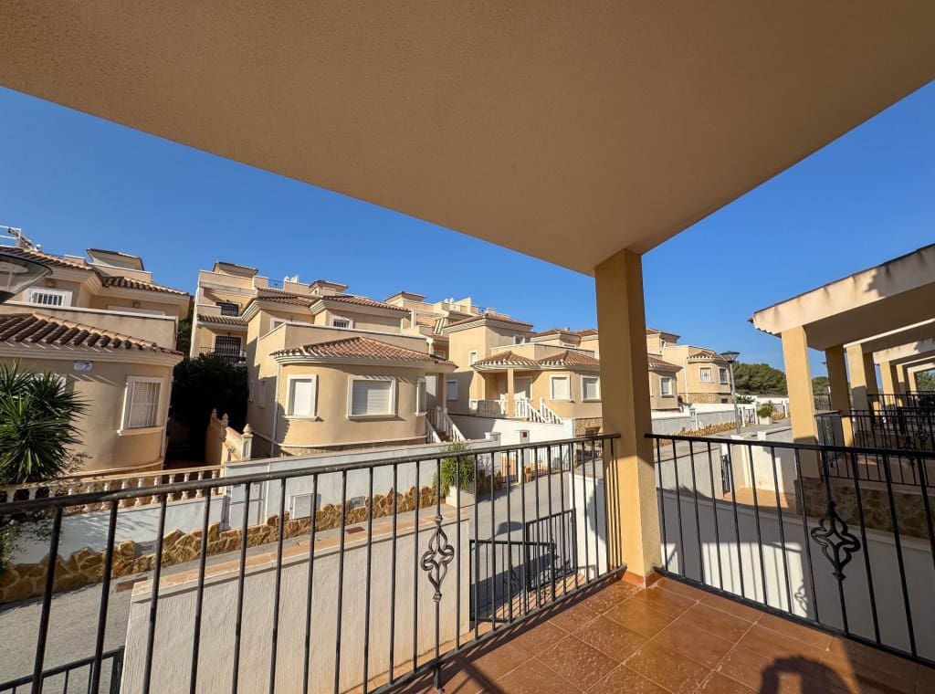 3 soveværelse Lejlighed til leje i San Miguel de Salinas med swimmingpool - € 1.300 (Ref: 9206134)