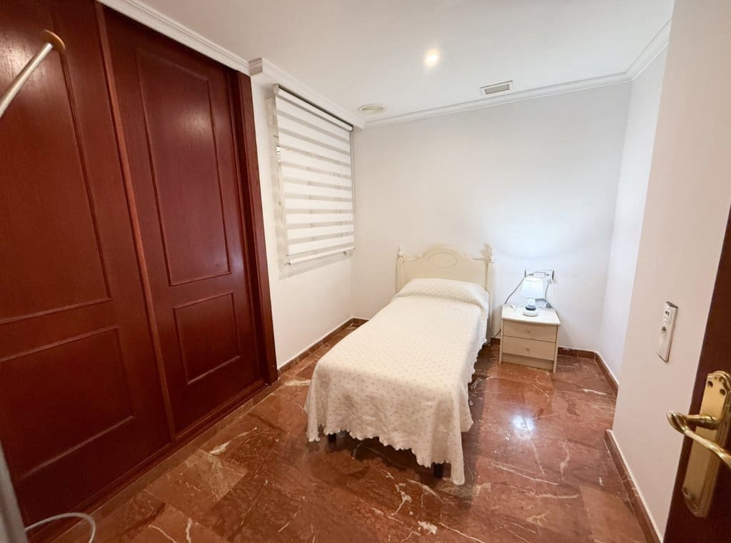 3 soveværelse Lejlighed til leje i Torrevieja med garage - € 1.100 (Ref: 9211692)