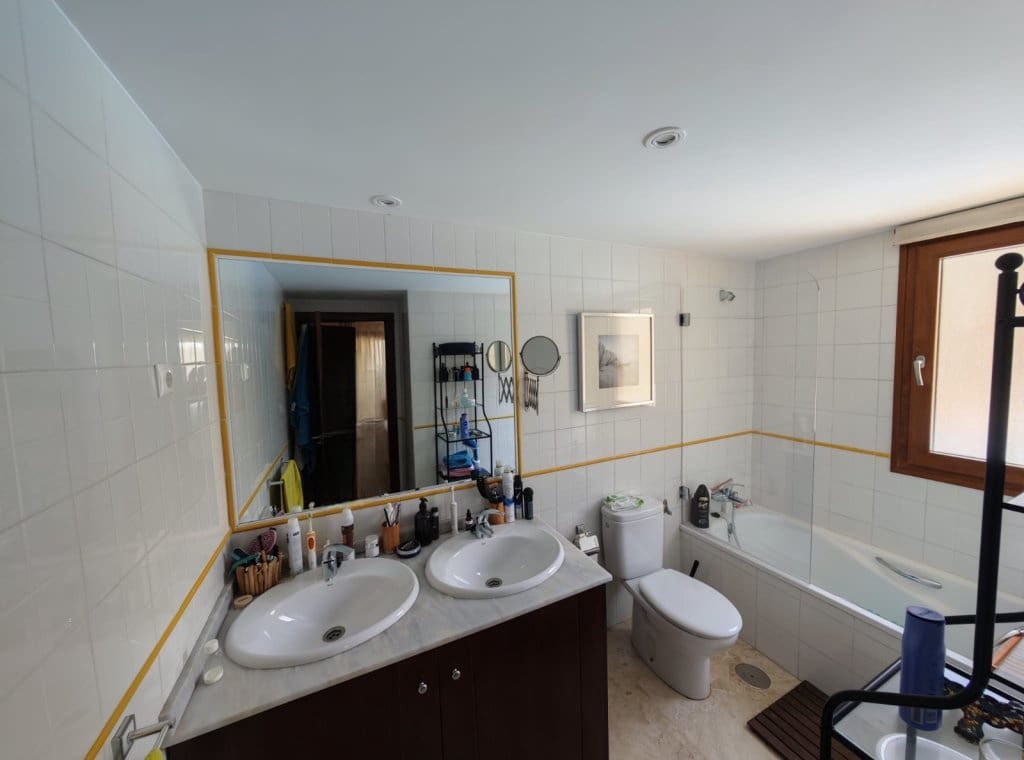 2 slaapkamer Strandappartement te huur in Orihuela Costa met zwembad garage - € 1.000 (Ref: 9211694)