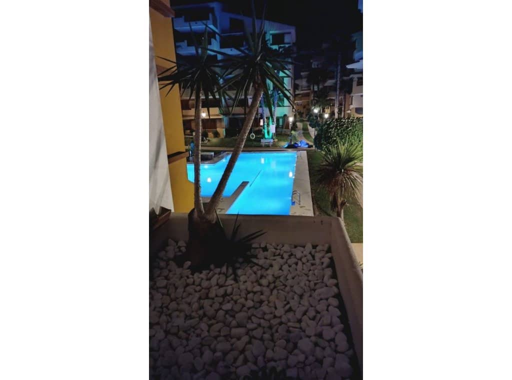 2 slaapkamer Strandappartement te huur in Orihuela Costa met zwembad garage - € 1.000 (Ref: 9211694)