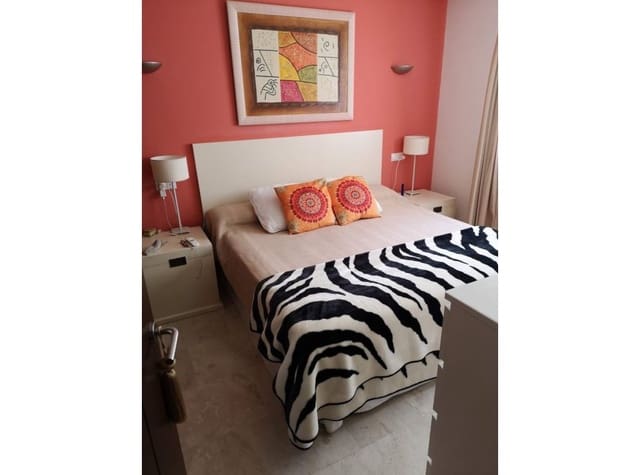 2 sypialnia Apartament przy plaży do wynajęcia w Punta Prima, Orihuela z basenem garażem - 1 000 € (Ref: 9211694)