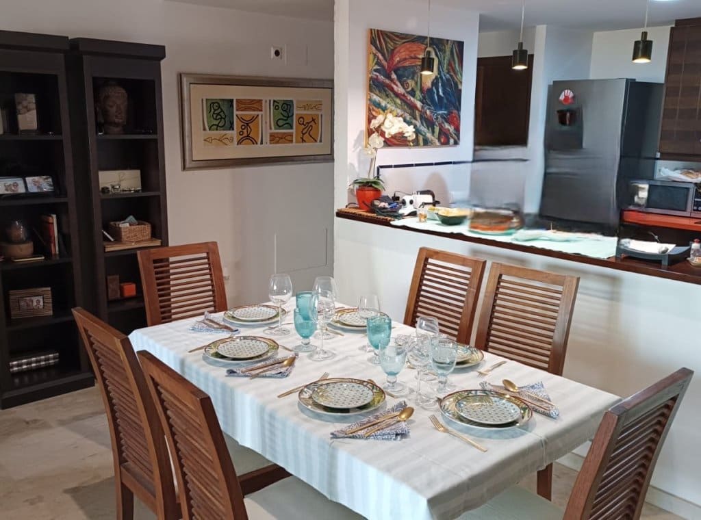 2 slaapkamer Strandappartement te huur in Orihuela Costa met zwembad garage - € 1.000 (Ref: 9211694)