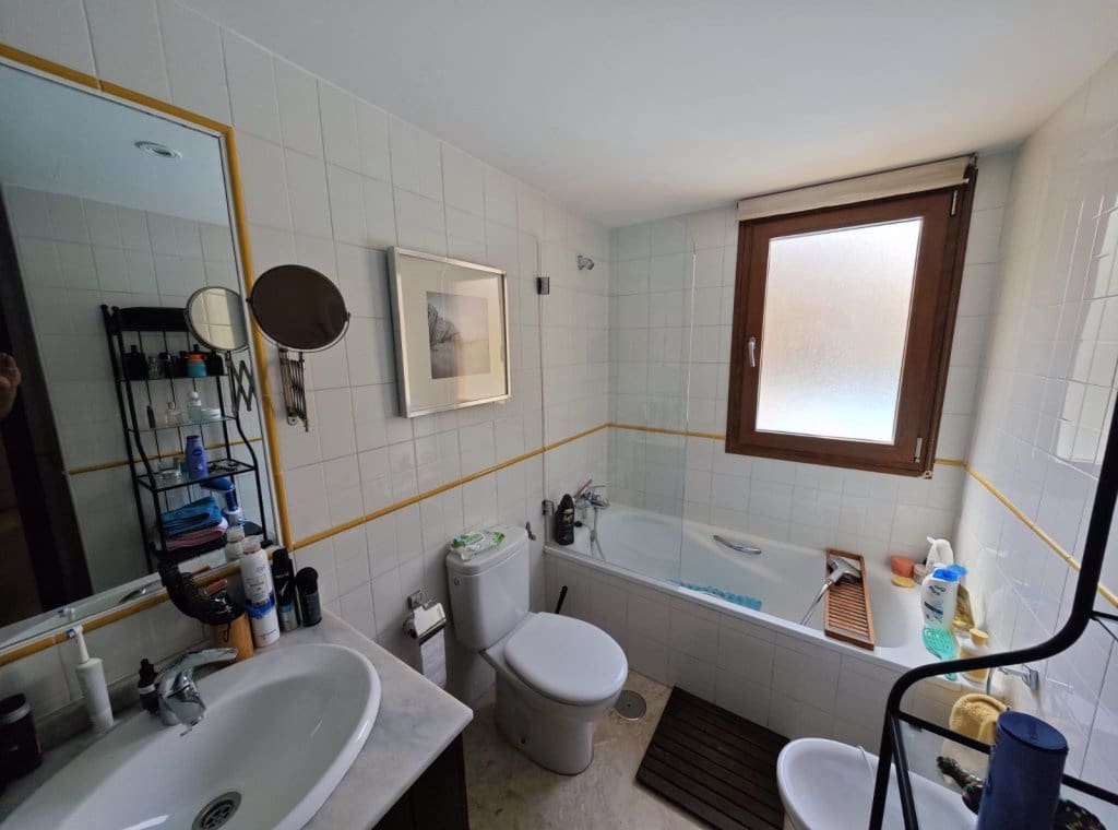 2 slaapkamer Strandappartement te huur in Orihuela Costa met zwembad garage - € 1.000 (Ref: 9211694)