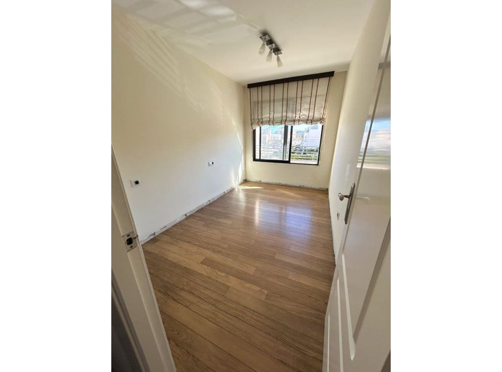 2 soverom Strandleiligheter til leie i Torrevieja - € 1 250 (Ref: 9216886)