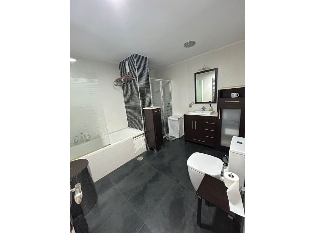 2 soverom Strandleiligheter til leie i Torrevieja - € 1 250 (Ref: 9216886)