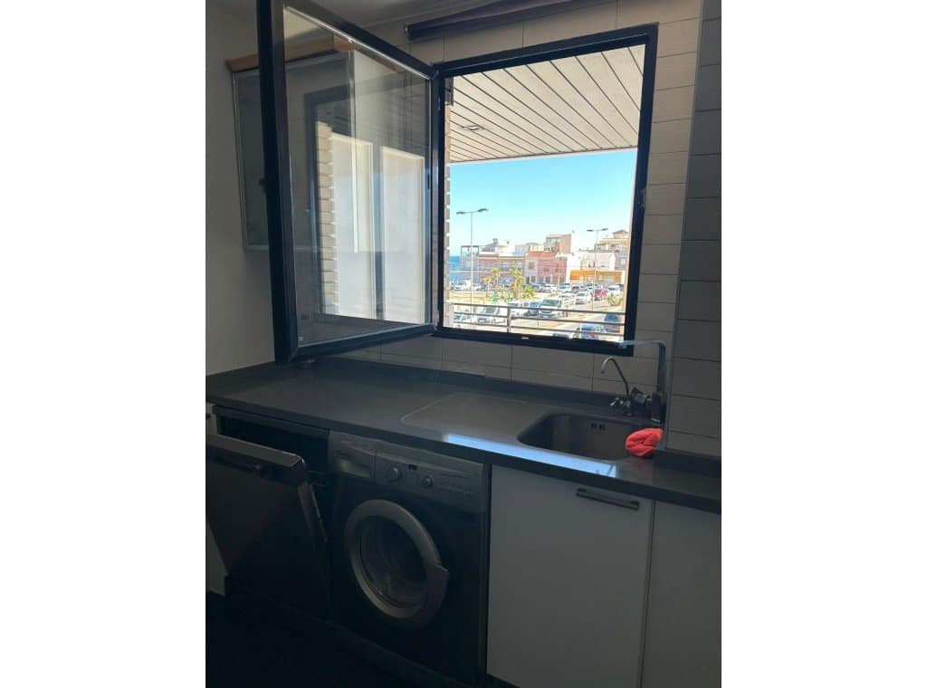 2 soverom Strandleiligheter til leie i Torrevieja - € 1 250 (Ref: 9216886)