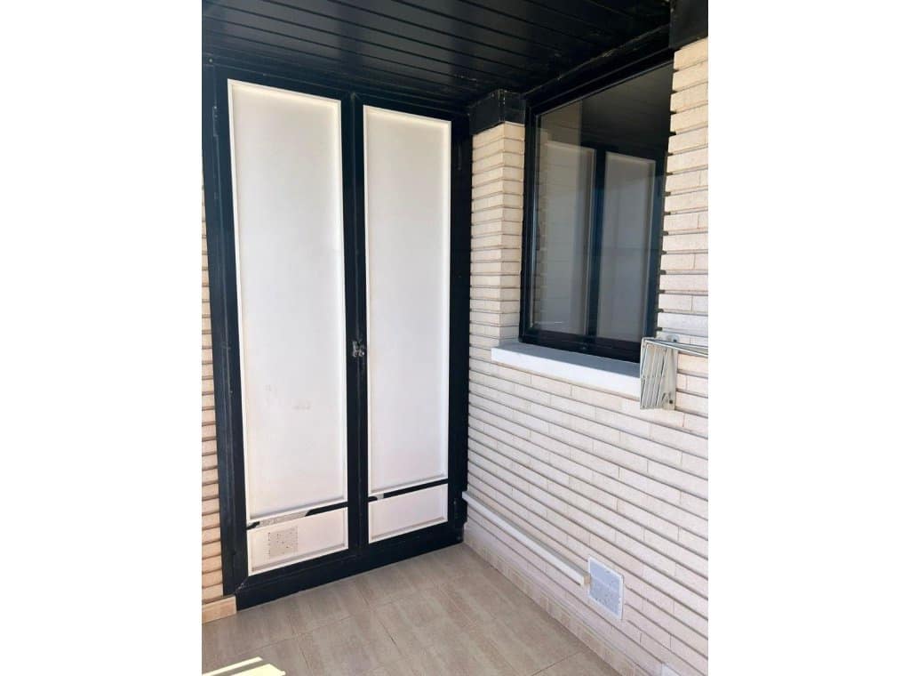 2 soverom Strandleiligheter til leie i Torrevieja - € 1 250 (Ref: 9216886)