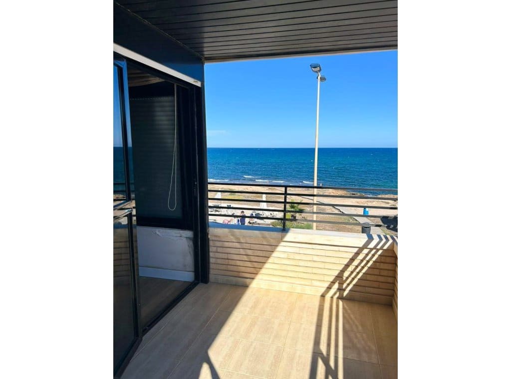 2 soverom Strandleiligheter til leie i Torrevieja - € 1 250 (Ref: 9216886)
