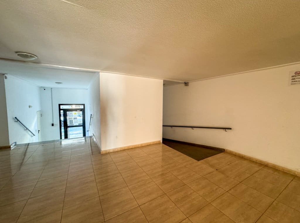 Apartamento de 1 habitación en Torrevieja en alquiler con piscina - 700 € (Ref: 9219541)