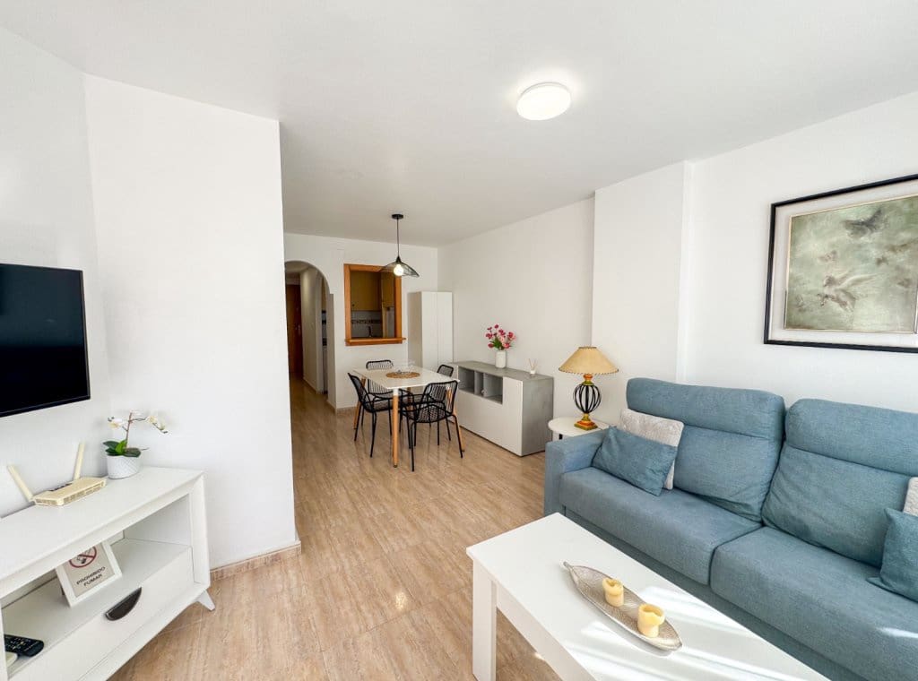 Apartamento de 1 habitación en Torrevieja en alquiler con piscina - 700 € (Ref: 9219541)