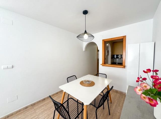 Apartamento de 1 habitación en Torrevieja en alquiler con piscina - 700 € (Ref: 9219541)