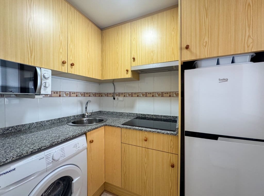 Apartamento de 1 habitación en Torrevieja en alquiler con piscina - 700 € (Ref: 9219541)