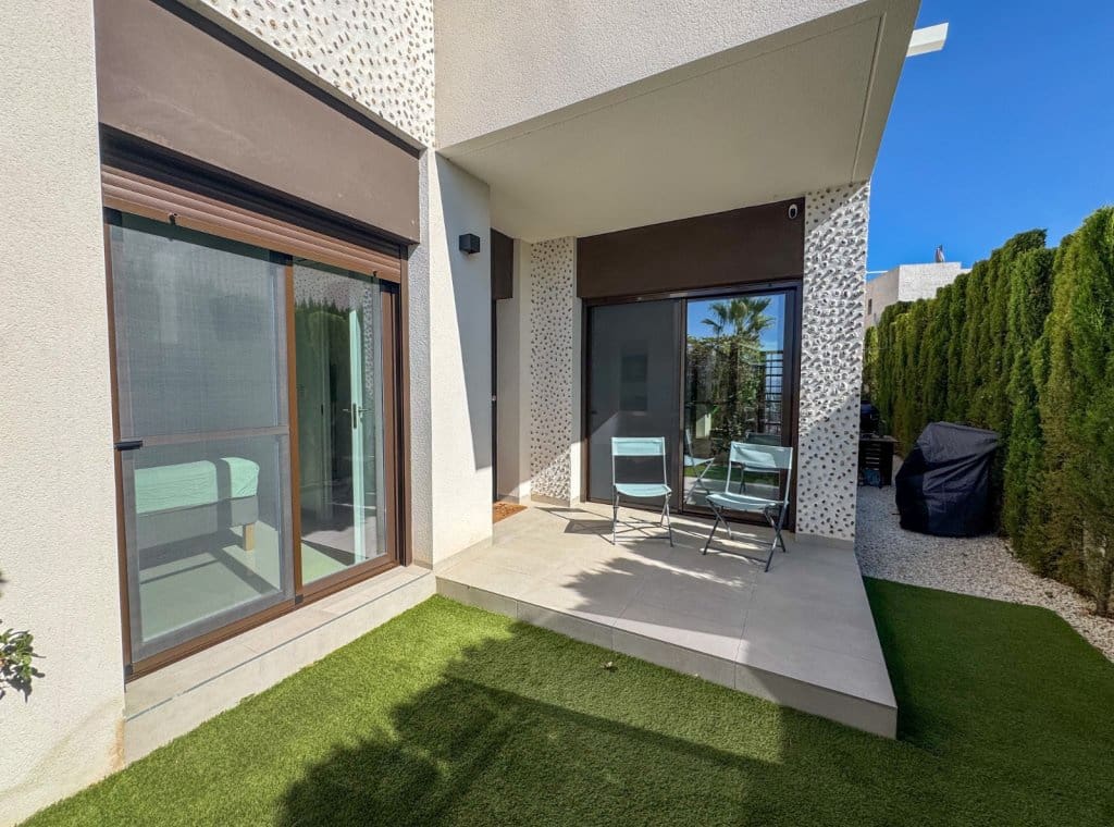 2 soveværelse Bungalow til salg i Algorfa med swimmingpool - € 259.990 (Ref: 9226135)