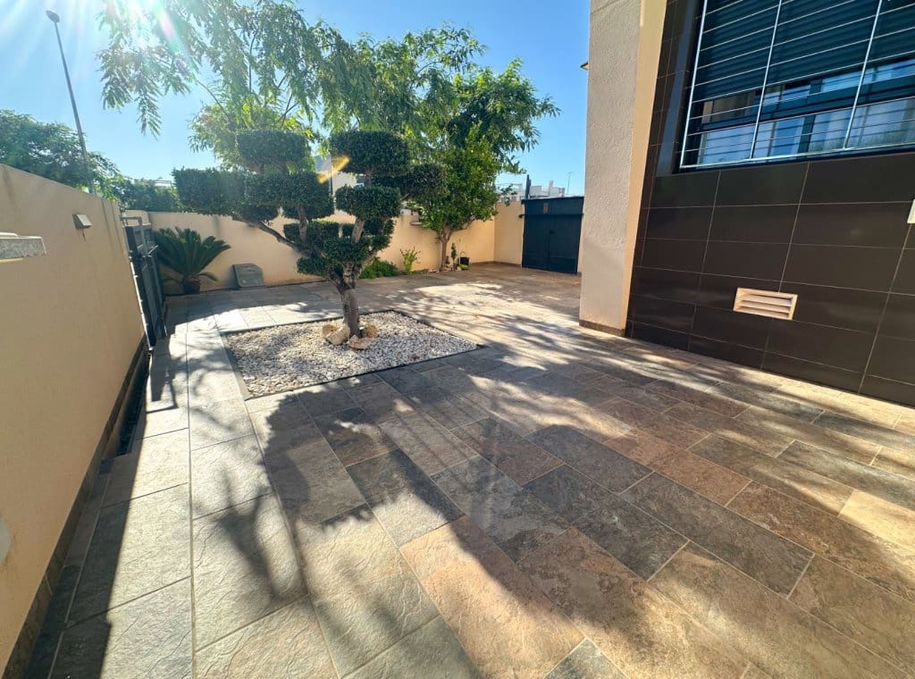 2 bedroom Bungalow for rent in Pilar de la Horadada with pool - € 1,000 (Ref: 9228105)