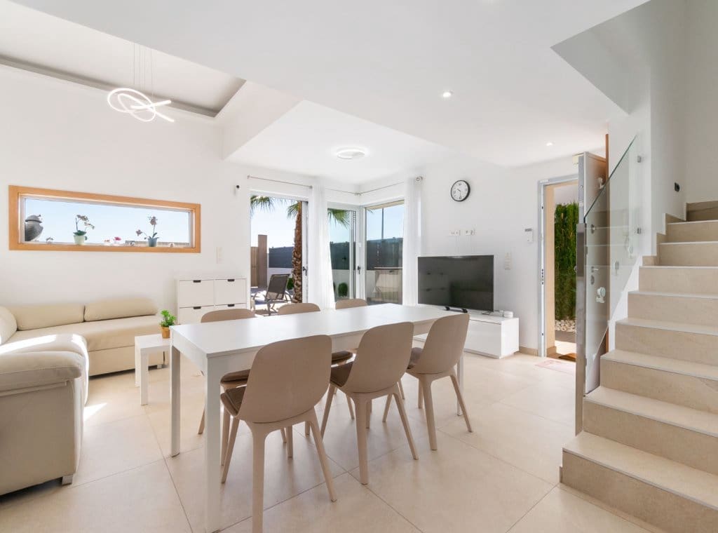 4 makuuhuone Huvila vuokrattavana paikassa El Raso mukana uima-altaan - 2 950 € (Ref: 9228424)