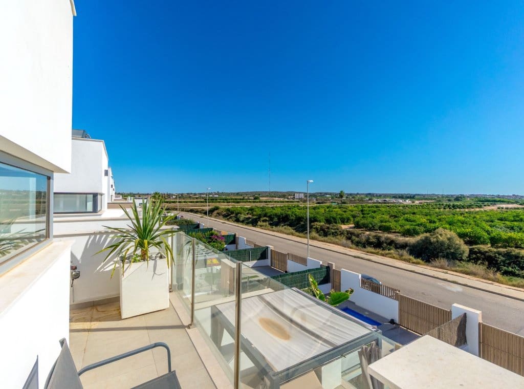 4 makuuhuone Huvila vuokrattavana paikassa El Raso mukana uima-altaan - 2 950 € (Ref: 9228424)