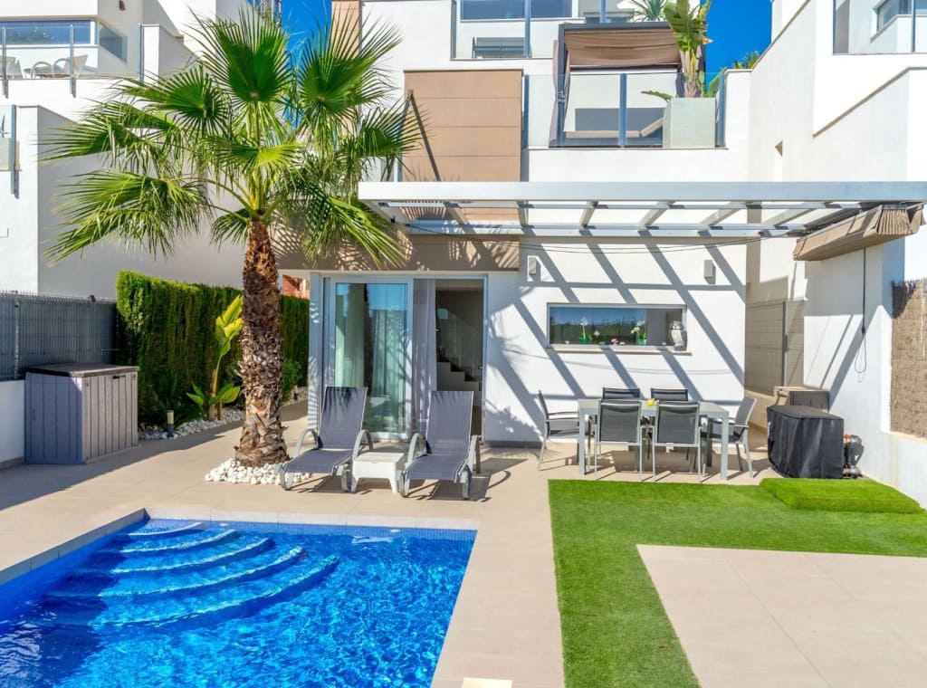 4 makuuhuone Huvila vuokrattavana paikassa El Raso mukana uima-altaan - 2 950 € (Ref: 9228424)