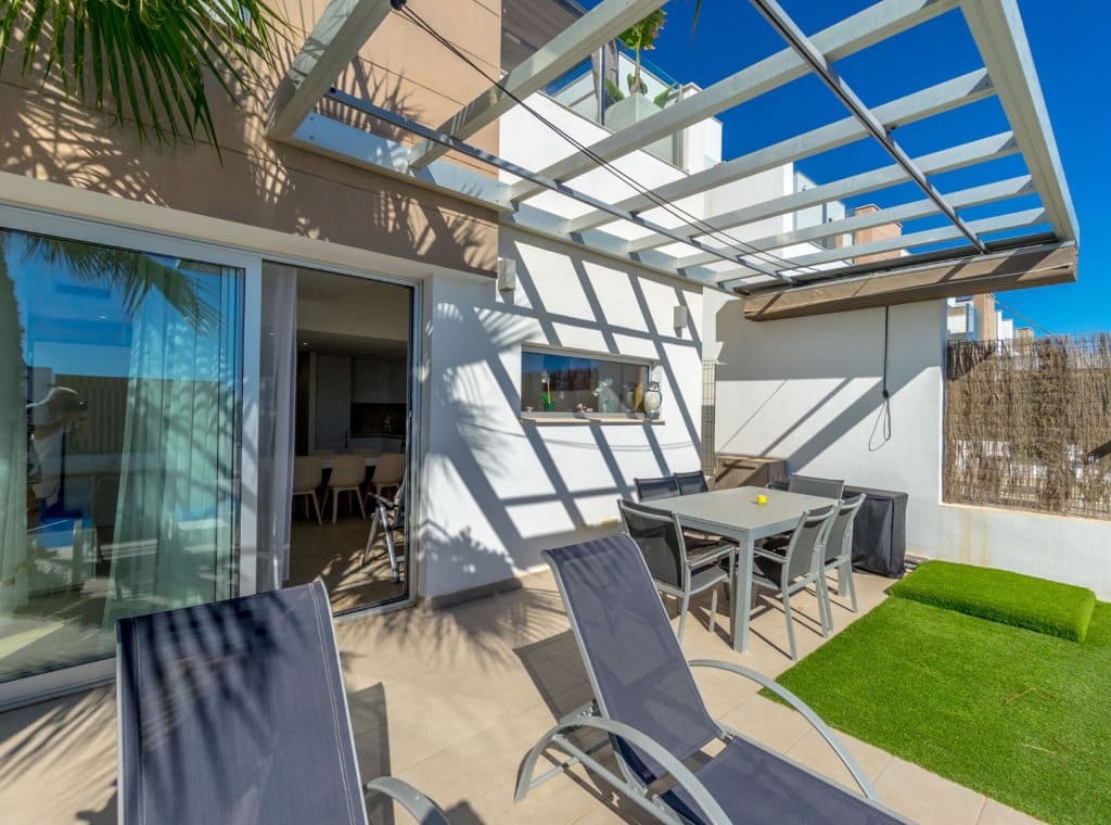 4 makuuhuone Huvila vuokrattavana paikassa El Raso mukana uima-altaan - 2 950 € (Ref: 9228424)