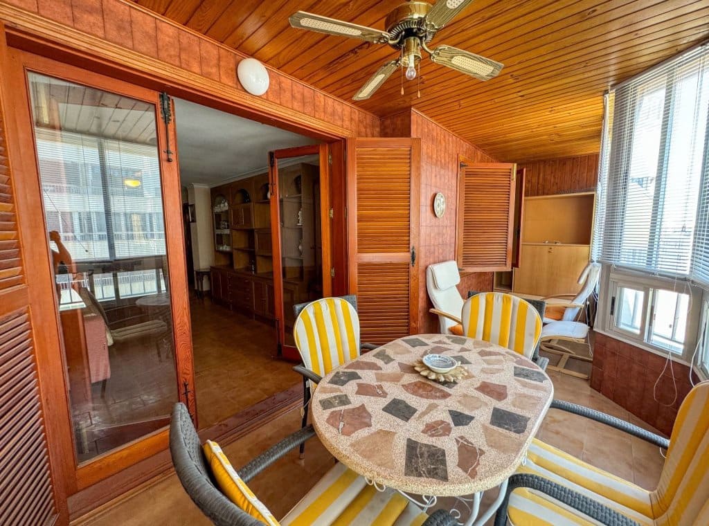 2 soverom Strandleiligheter til leie i Torrevieja med svømmebasseng - € 800 (Ref: 9239459)