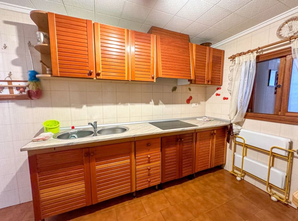 2 soverom Strandleiligheter til leie i Torrevieja med svømmebasseng - € 800 (Ref: 9239459)