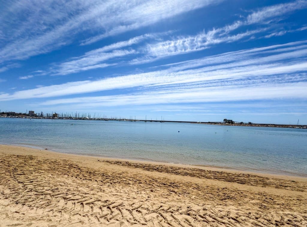 2 soverom Strandleiligheter til leie i Torrevieja med svømmebasseng - € 800 (Ref: 9239459)