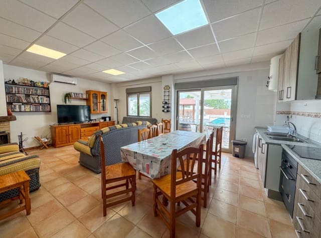 4 bedroom Villa for rent in Pinar de Campoverde, Pilar de la Horadada with pool garage - € 1,800 (Ref: 9242542)