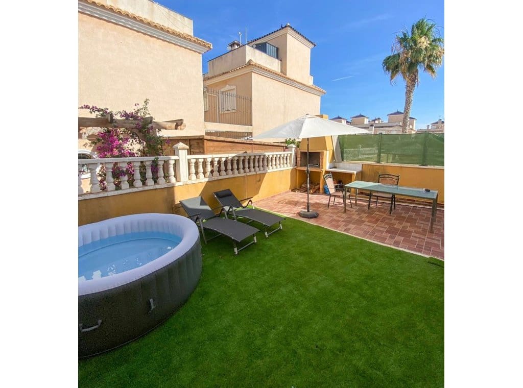 Appartement de 2 chambres à louer à Torre de la Horadada - 1 000 € (Ref: 9248497)