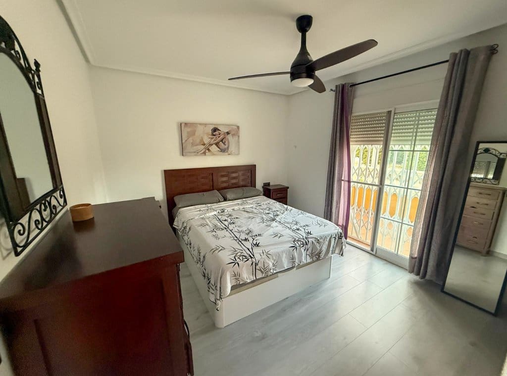 Appartement de 2 chambres à louer à Torre de la Horadada - 1 000 € (Ref: 9248497)