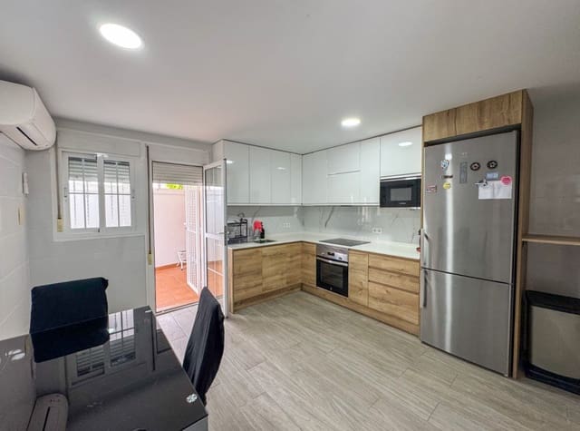 Appartement de 2 chambres à louer à Torre de la Horadada, Pilar de la Horadada - 1 000 € (Ref: 9248497)