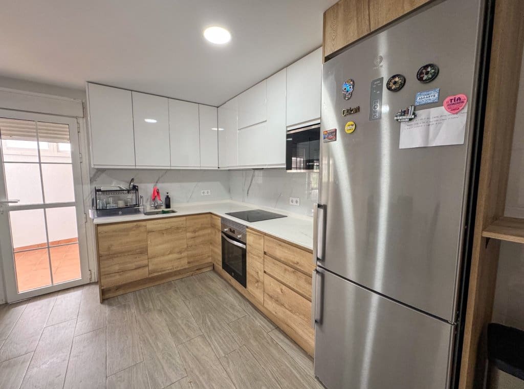 Appartement de 2 chambres à louer à Torre de la Horadada - 1 000 € (Ref: 9248497)