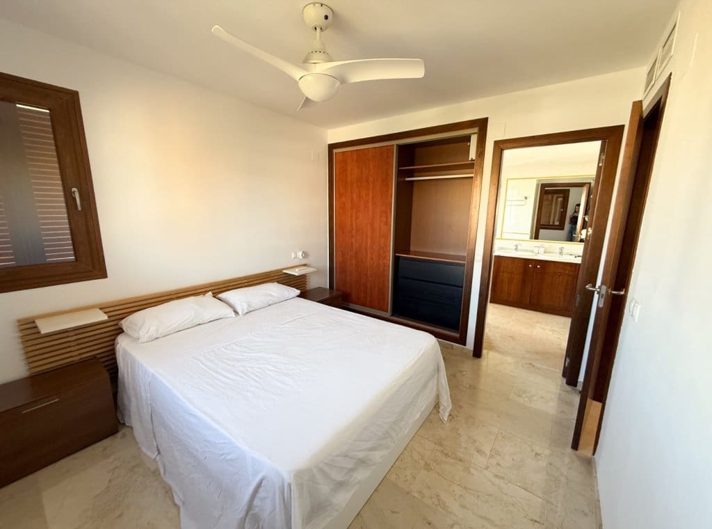 2 soveværelse Lejlighed til leje i Orihuela Costa med swimmingpool garage - € 1.300 (Ref: 9251685)