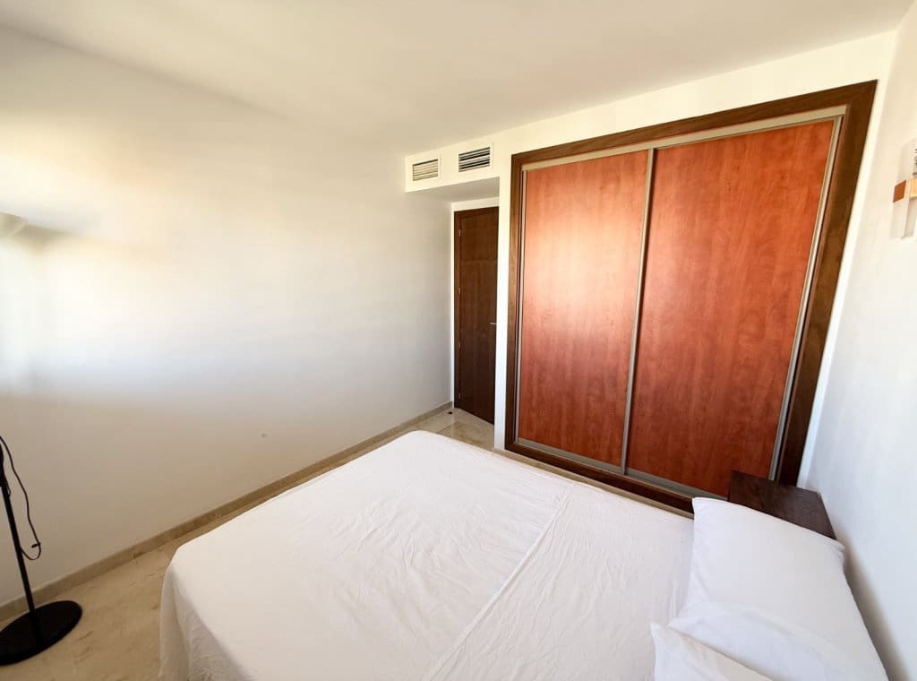 2 soveværelse Lejlighed til leje i Orihuela Costa med swimmingpool garage - € 1.300 (Ref: 9251685)