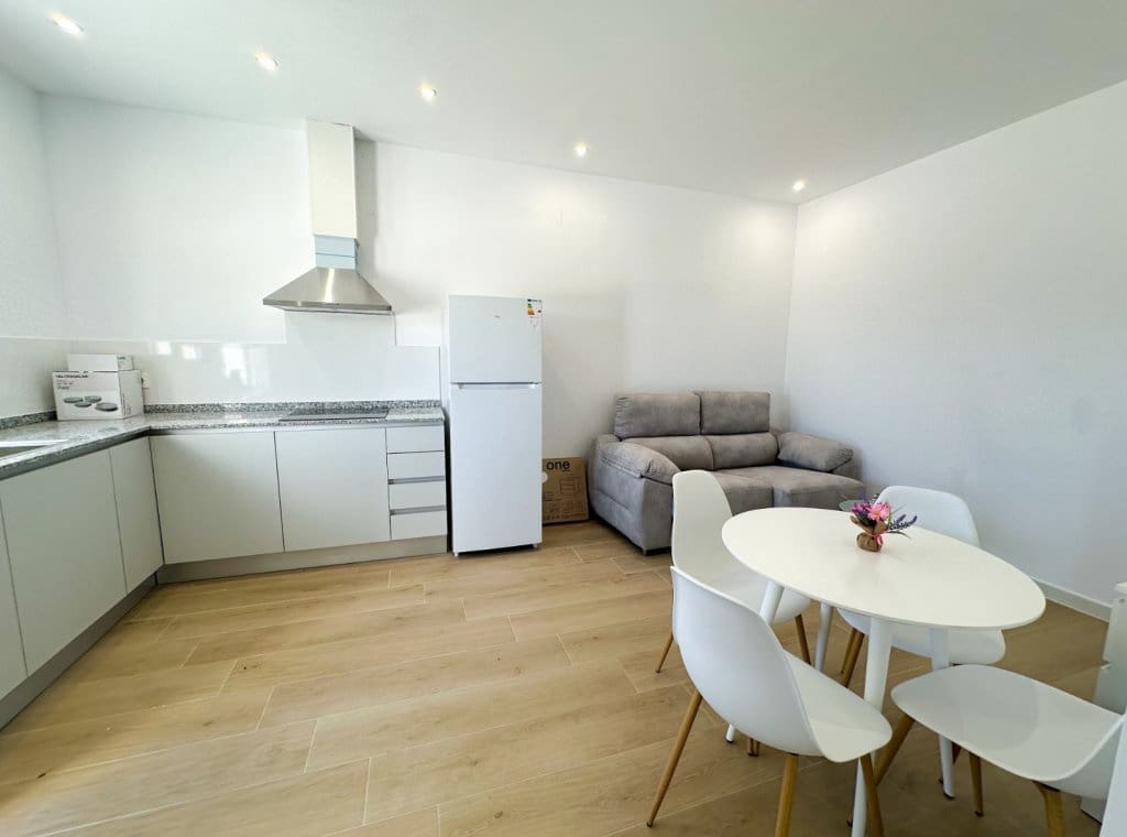 2 soveværelse Byhus til leje i Elche / Elx - € 850 (Ref: 9254501)