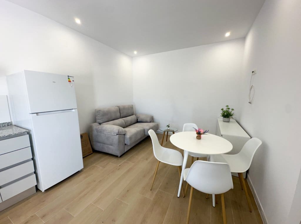 2 soveværelse Byhus til leje i Elche / Elx - € 850 (Ref: 9254501)