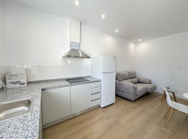 2 bedroom Townhouse for rent in Valverde, Elche / Elx - € 850 (Ref: 9254501)