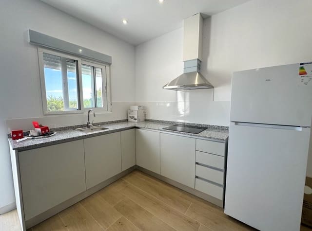 2 bedroom Townhouse for rent in Valverde, Elche / Elx - € 850 (Ref: 9254501)