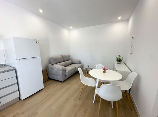 2 bedroom Townhouse for rent in Valverde, Elche / Elx - € 850 (Ref: 9254501)