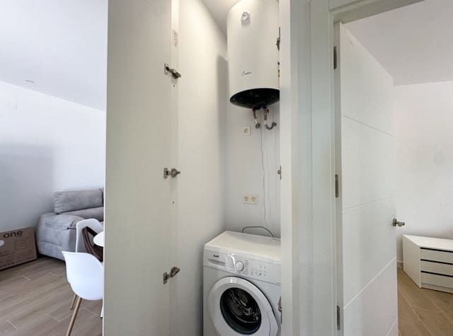 2 bedroom Townhouse for rent in Valverde, Elche / Elx - € 850 (Ref: 9254501)