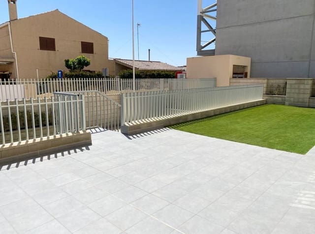 2 bedroom Beach Apartment for sale in Los Europeos, Torrevieja with pool - € 340,000 (Ref: 9254502)