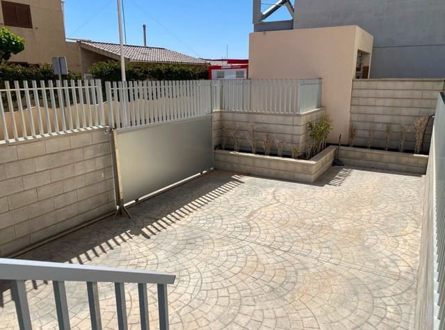 2 bedroom Beach Apartment for sale in Los Europeos, Torrevieja with pool - € 340,000 (Ref: 9254502)