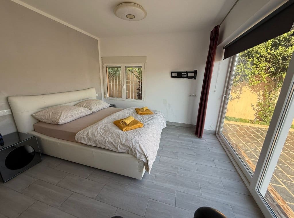 Casa de 3 habitaciones en Torre de la Horadada en alquiler con piscina - 2.000 € (Ref: 9262078)